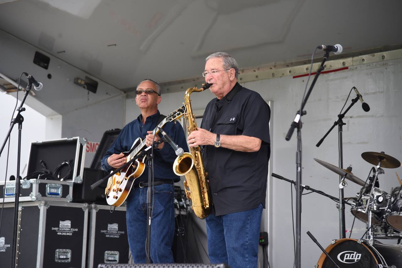 Dr. Jimmy Simmons and Friends play at Day in the Park