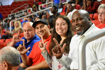 SOAR Mentors South Park Scholars join 2019 Men & Women's Basketball Tip-Off  5,000 BISD students, teachers, and administrators came out to cheer on the cardinals!