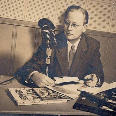 Bill Hammond in studio