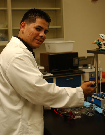 Humberto Hernandez in lab