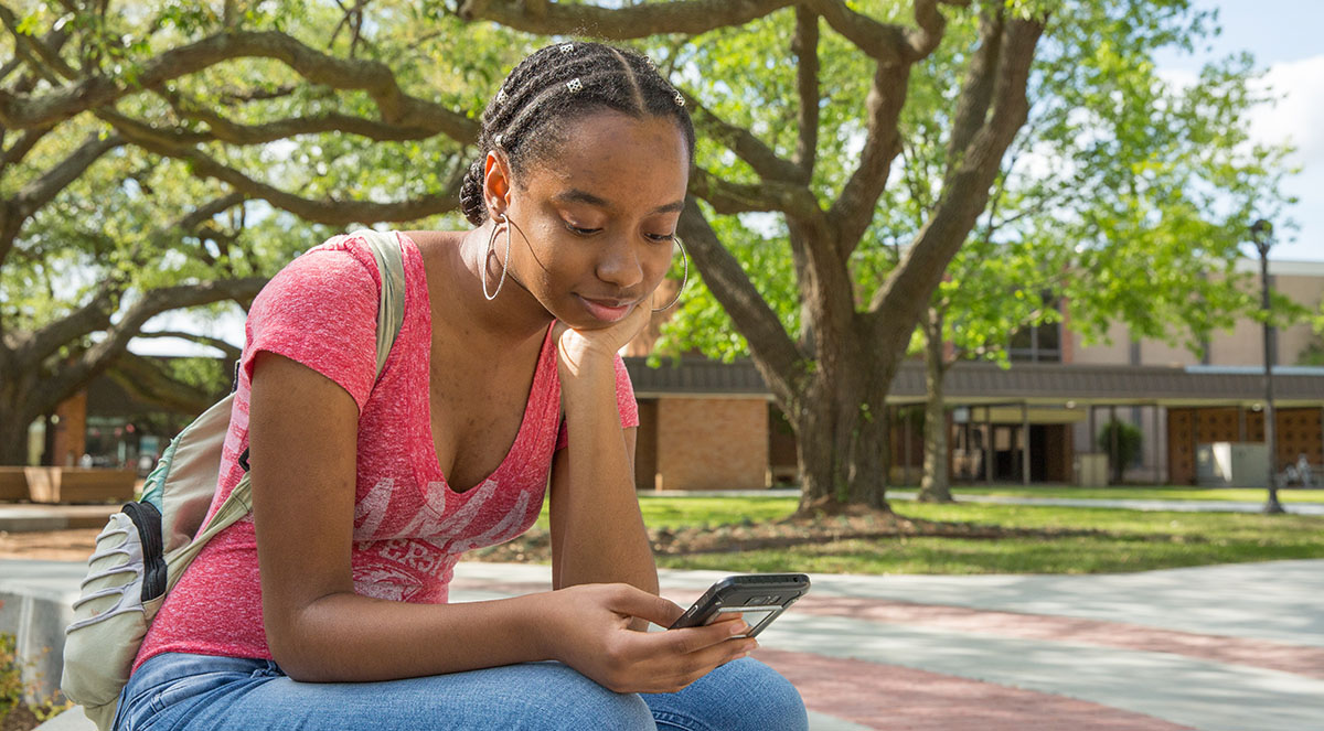 Top 10 essential apps for college student survival