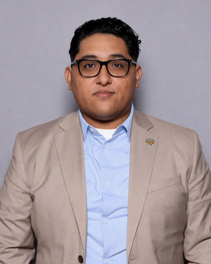 Julio Delgado headshot