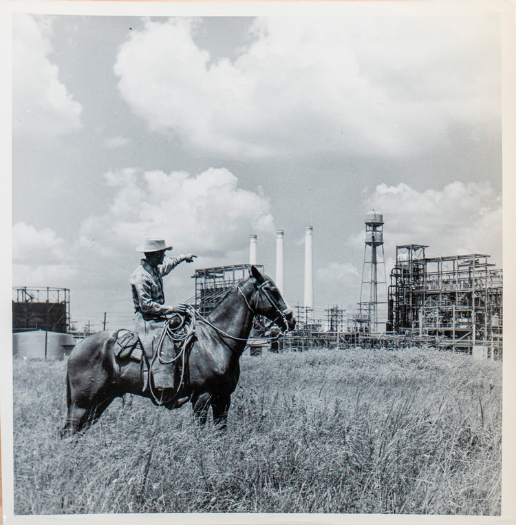 dc Laurence Winfree on Horse in front of Du Pont Sabine River Works