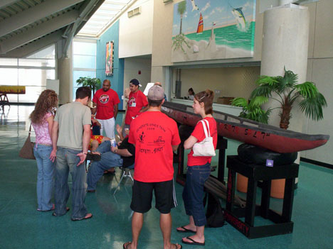 2004 concrete canoe participants with Lickety Split