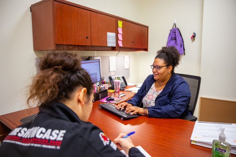 advising-student
