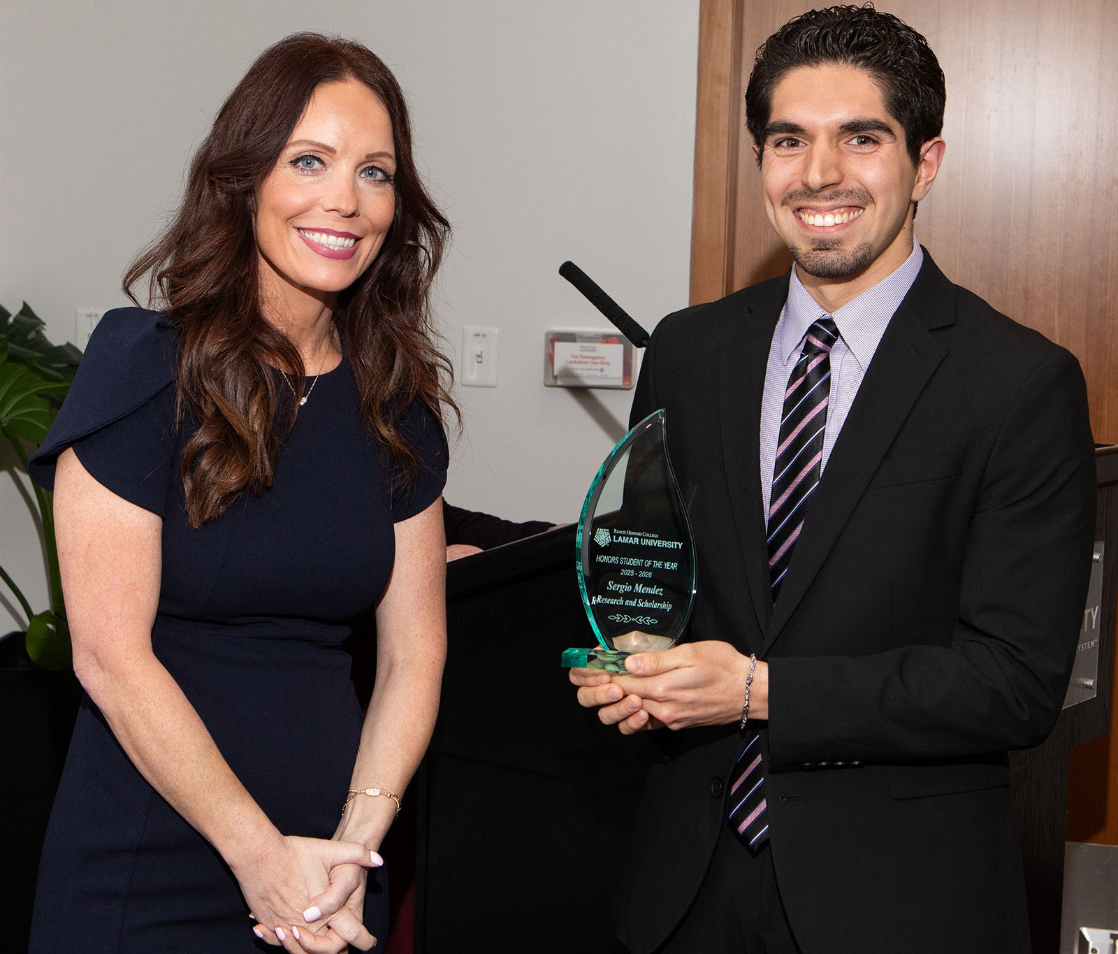 Honors Student of the Year-Research and Scholarship Sergio Mendez