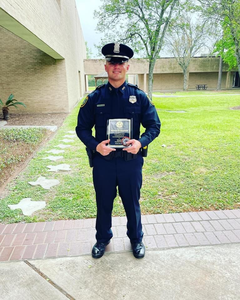 Health and Kinesiology alum named Class Leader and Top Shot in class at Houston Police Department