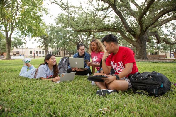 Cardinal Communities invest in first-time college students through mentorship 