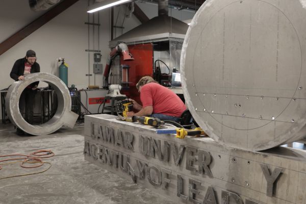 Lamar University unveils LU 100 statue