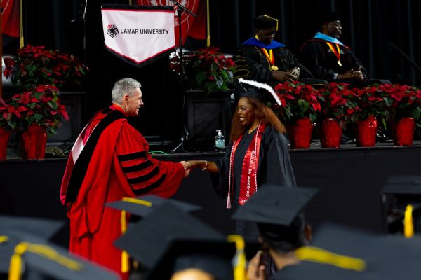  Lamar University celebrates fall 2023 commencement with 2,000 degrees conferred