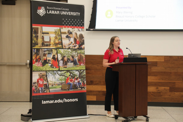 Honors Scholars Day draws record crowd 