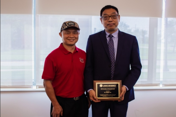 Dr. Xuejun Fan honored with Faculty Excellence in Research Award 