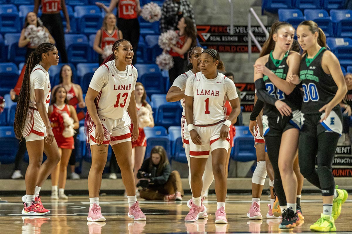 The Lady Cardinals set the play after a foul during the Southland Conference tournament final, in The Legacy Center, Lake Charles, La. March 14. UP photo by Brian Quijada.